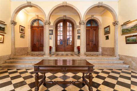 Imponente Palacete no Principe Real