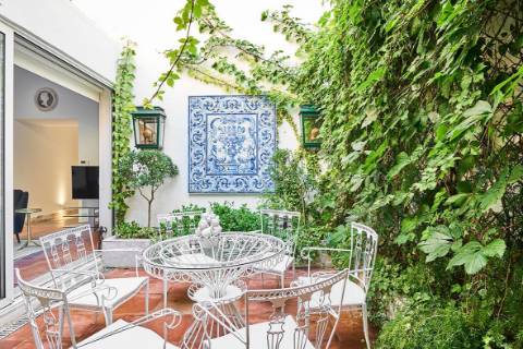 Apartamento T1 totalmente mobilado e equipado no Largo do Carmo - Chiado