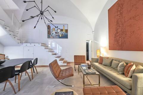 Apartamento T1 totalmente mobilado e equipado no Largo do Carmo - Chiado