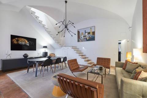 Apartamento T1 totalmente mobilado e equipado no Largo do Carmo - Chiado