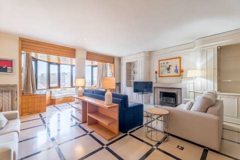 Apartamento T3 nas Amoreiras, para arrendar