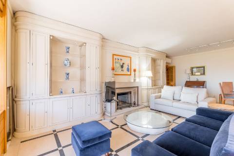 Apartamento T3 nas Amoreiras, para arrendar