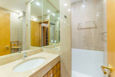 Apartamento T3 nas Amoreiras, para arrendar