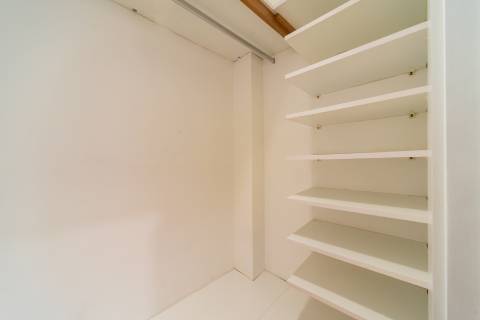 Apartamento T3 Remodelado com Pátio Privativo em São Bento!