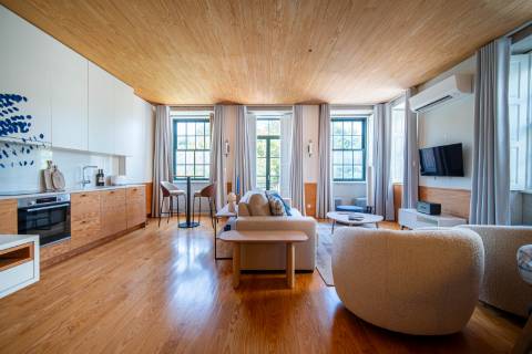 Edifício totalmente renovado e exclusivo