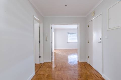 Apartamento T2 nas Av Novas, Saldanha