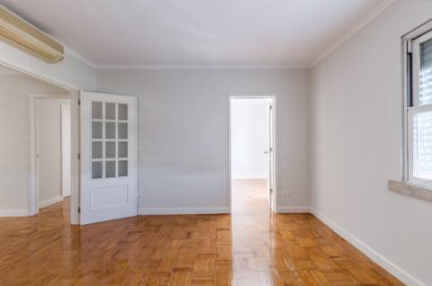 Apartamento T2 nas Av Novas, Saldanha