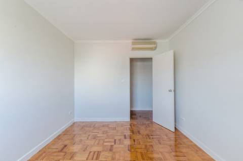 Apartamento T2 nas Av Novas, Saldanha