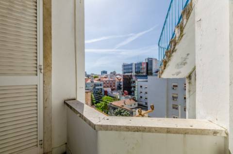 Apartamento T2 nas Av Novas, Saldanha