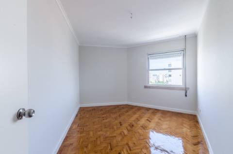 Apartamento T2 nas Av Novas, Saldanha