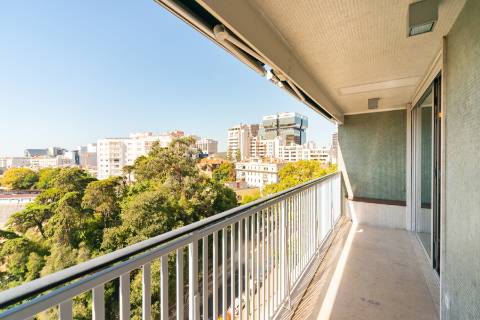 T4+2 Remodelado nas Amoreiras com vista