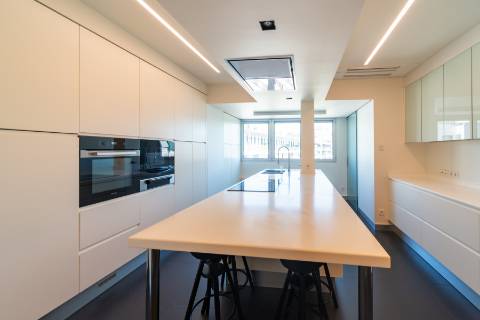 T4+2 Remodelado nas Amoreiras com vista