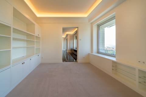 T4+2 Remodelado nas Amoreiras com vista