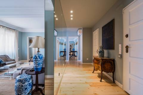 Lapa | Exclusivo Apartamento T2 com 2 Suítes e 3 Salas