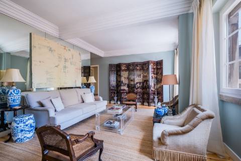 Lapa | Exclusivo Apartamento T2 com 2 Suítes e 3 Salas