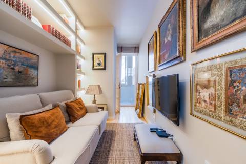 Lapa | Exclusivo Apartamento T2 com 2 Suítes e 3 Salas