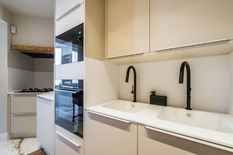 Lapa | Exclusivo Apartamento T2 com 2 Suítes e 3 Salas