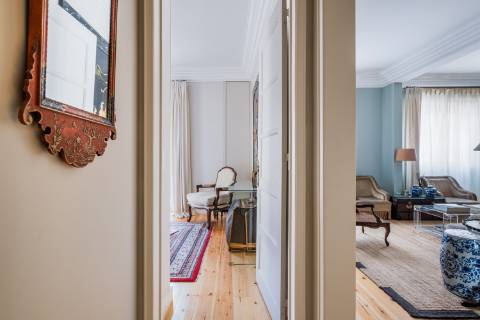 Lapa | Exclusivo Apartamento T2 com 2 Suítes e 3 Salas