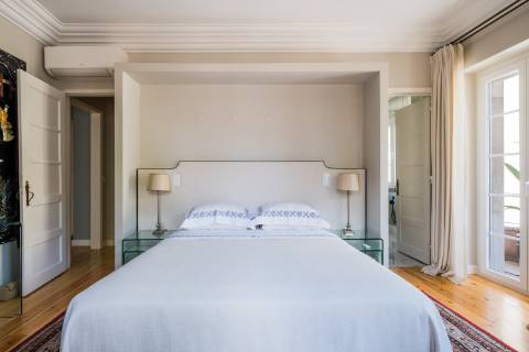 Lapa | Exclusivo Apartamento T2 com 2 Suítes e 3 Salas