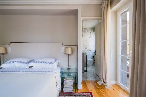 Lapa | Exclusivo Apartamento T2 com 2 Suítes e 3 Salas