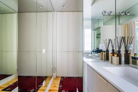 Lapa | Exclusivo Apartamento T2 com 2 Suítes e 3 Salas