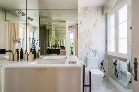 Lapa | Exclusivo Apartamento T2 com 2 Suítes e 3 Salas