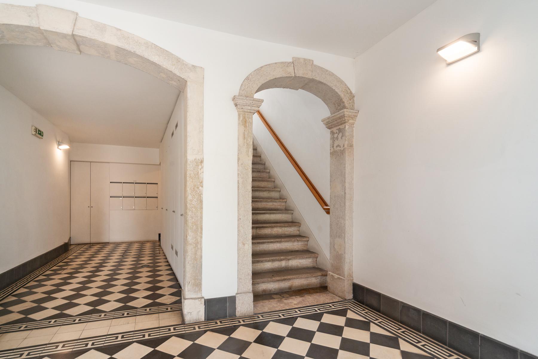 Apartamento T3 Remodelado com Pátio Privativo em São Bento!