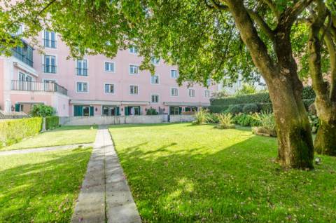 Apartamento com terraço privado e garagem na Lapa!