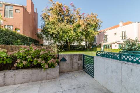 Apartamento com terraço privado e garagem na Lapa!