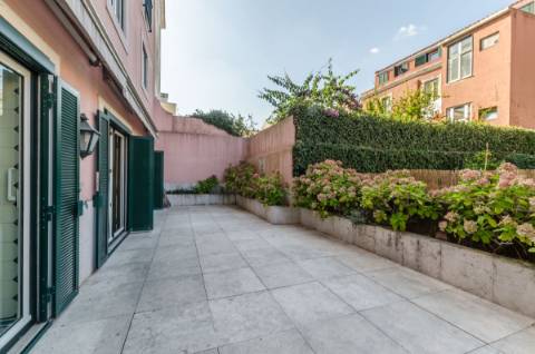 Apartamento com terraço privado e garagem na Lapa!