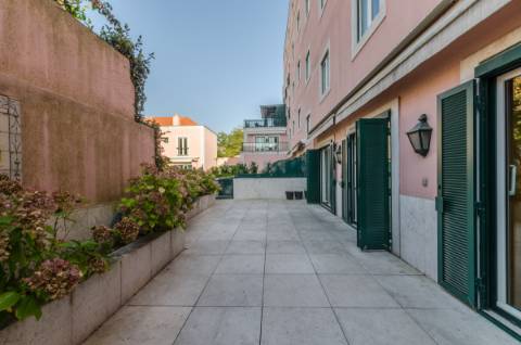 Apartamento com terraço privado e garagem na Lapa!