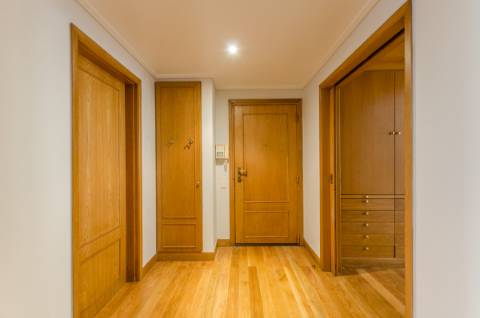 Apartamento com terraço privado e garagem na Lapa!