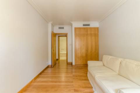 Apartamento com terraço privado e garagem na Lapa!