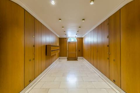 Apartamento com terraço privado e garagem na Lapa!