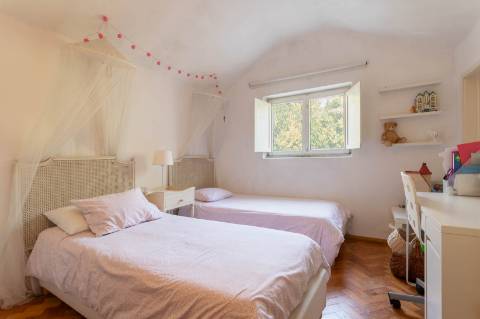 Moradia T8 com jardim e Piscina, em Galamares, Sintra