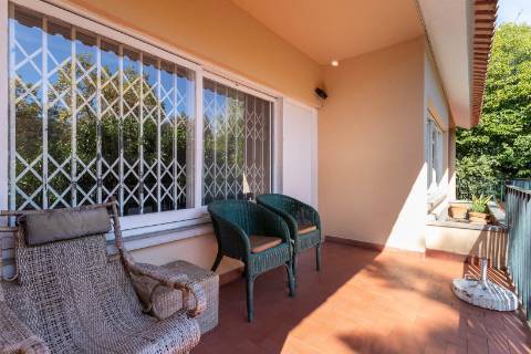 Moradia T8 com jardim e Piscina, em Galamares, Sintra