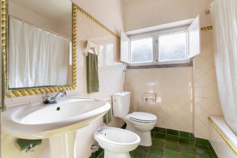 Moradia T8 com jardim e Piscina, em Galamares, Sintra