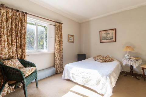 Moradia T8 com jardim e Piscina, em Galamares, Sintra