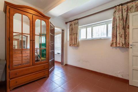 Moradia T8 com jardim e Piscina, em Galamares, Sintra