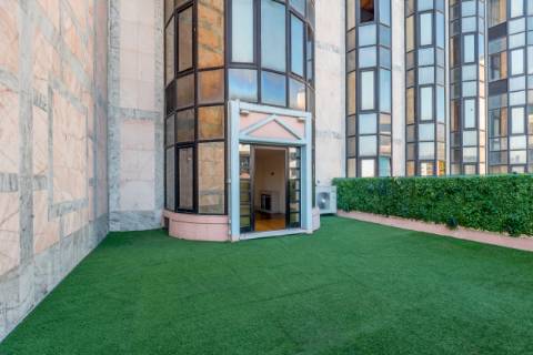 Excelente apartamento T4 com 2 terraços e estacionamento nas Amoreiras