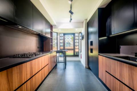 Excelente apartamento T4 com 2 terraços e estacionamento nas Amoreiras