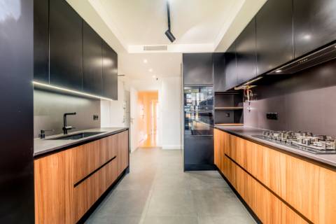 Excelente apartamento T4 com 2 terraços e estacionamento nas Amoreiras