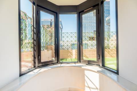 Excelente apartamento T4 com 2 terraços e estacionamento nas Amoreiras