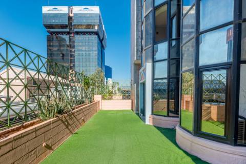 Excelente apartamento T4 com 2 terraços e estacionamento nas Amoreiras