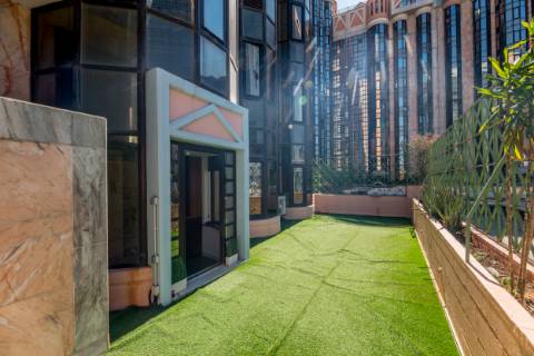 Excelente apartamento T4 com 2 terraços e estacionamento nas Amoreiras