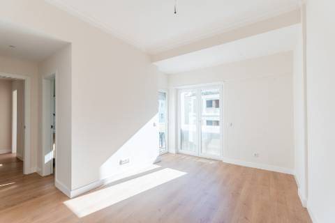 Apartamento T2, Av. Roma, Alvalade