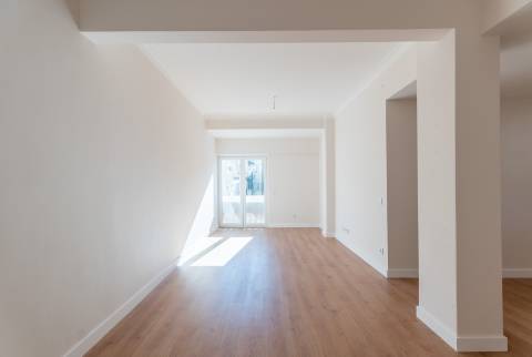 Apartamento T2, Av. Roma, Alvalade