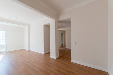 Apartamento T2, Av. Roma, Alvalade