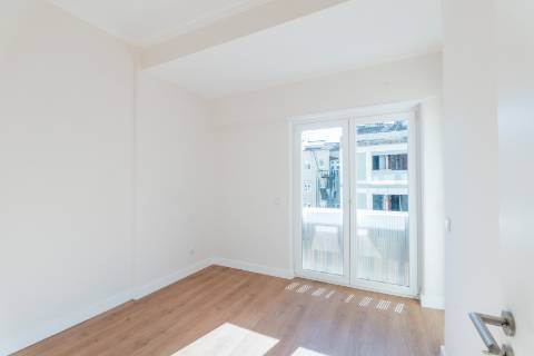 Apartamento T2, Av. Roma, Alvalade