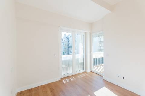 Apartamento T2, Av. Roma, Alvalade